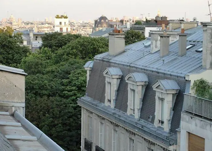 Privat bolig In With View Of The Eiffel Tower